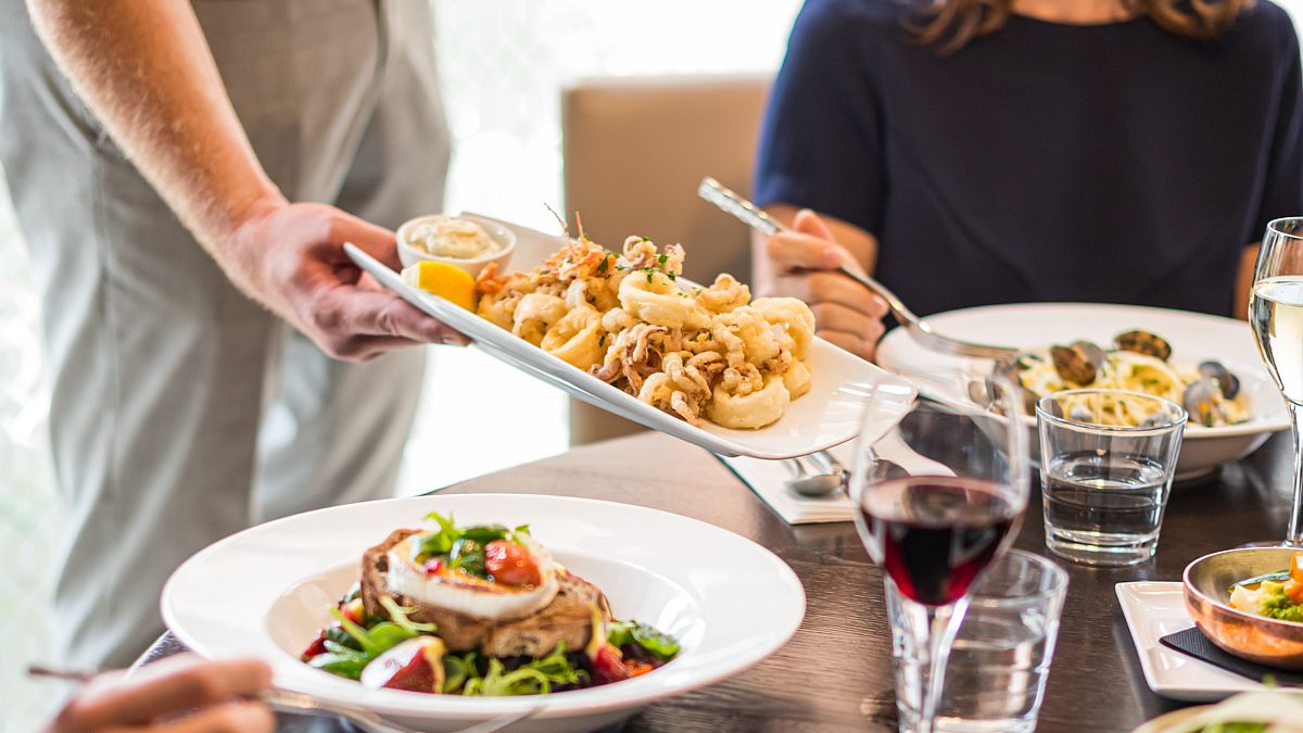 Tavolo-dining-scene